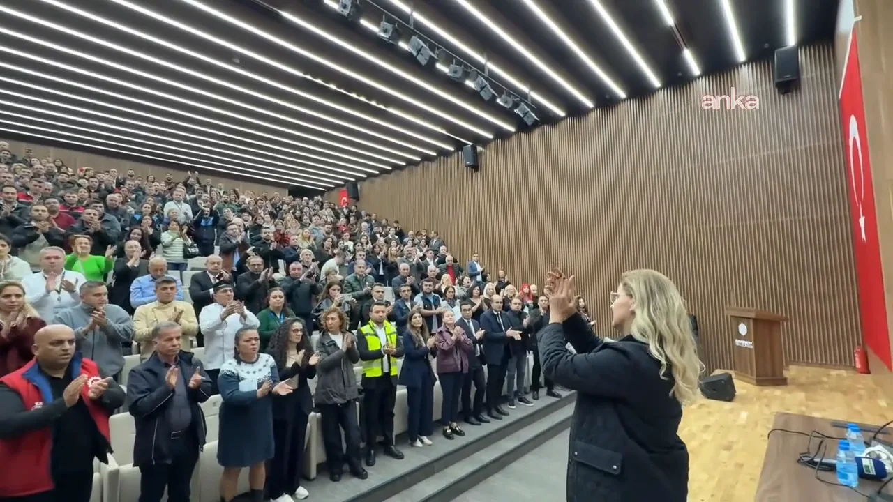 Bakırköy Belediye Başkanı Ayşegül Ovalıoğlu'ndan operasyon açıklaması: Benim şimdiye kadar hiç avukatım olmadı, ihtiyaç da olmadı... Görevimizin başın — fotoğraf 4