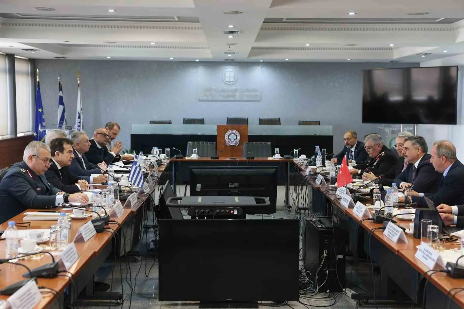 İÇİŞLERİ BAKANI MUSTAFA ÇİFTÇİ, YUNANİSTAN VATANDAŞI KORUMA BAKANI MİCHALİS CHRİSOCHOİDİS İLE GERÇEKLEŞTİRDİĞİ GÖRÜŞMEDE, 60 KİŞİNİN İADE SÜRECİNİN HIZLANDIRILMASINI İSTEDİ.