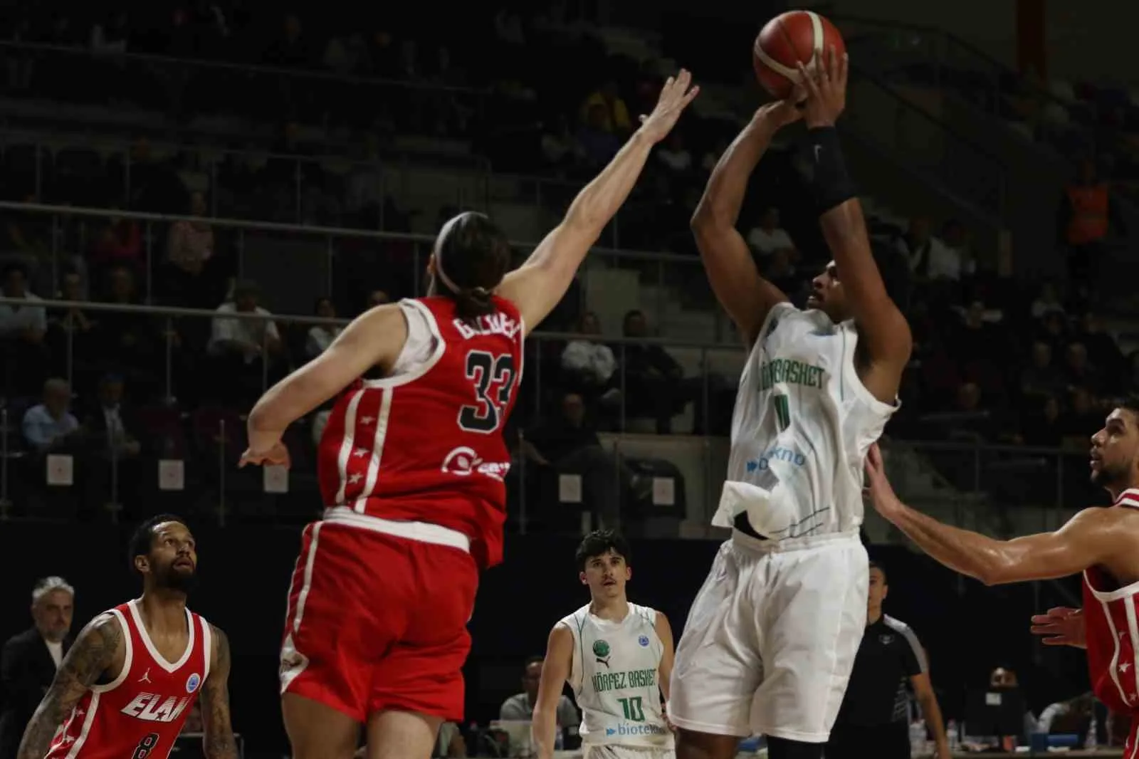 FIBA EUROPE CUP F GRUBU 2. HAFTA MÜCADELESİNDE KÖRFEZ BASKET, SAHASINDA KONUK ETTİĞİ FRANSA TEMSİLCİSİ ELAN CHALON'U 74-65 MAĞLUP ETTİ.