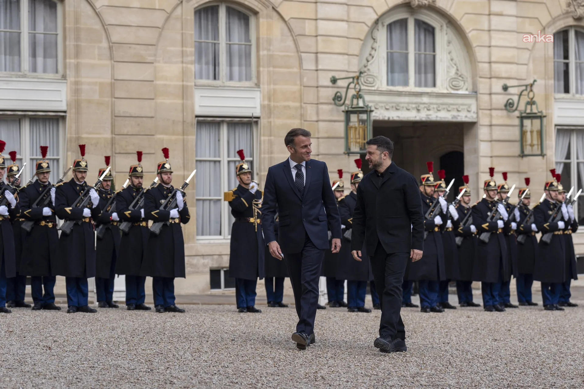 Emmanuel Macron, Ukrayna desteğinin süreceğini söyledi