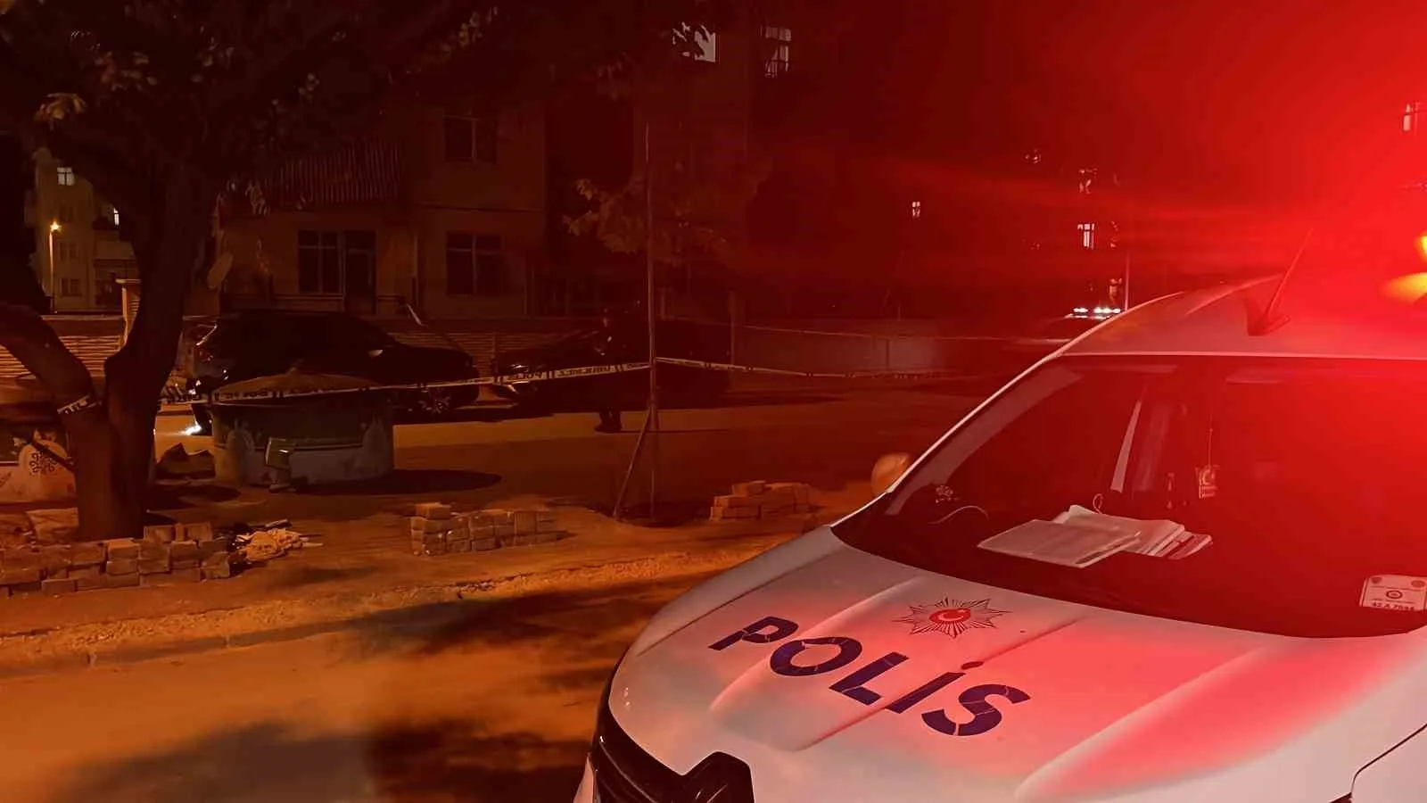 KONYA'DA BOŞANMA AŞAMASINDAKİ EŞLERİN KAVGASINDA KOCASI TARAFINDAN VURULAN KADIN KALDIRILDIĞI HASTANEDE HAYATINI KAYBETTİ.