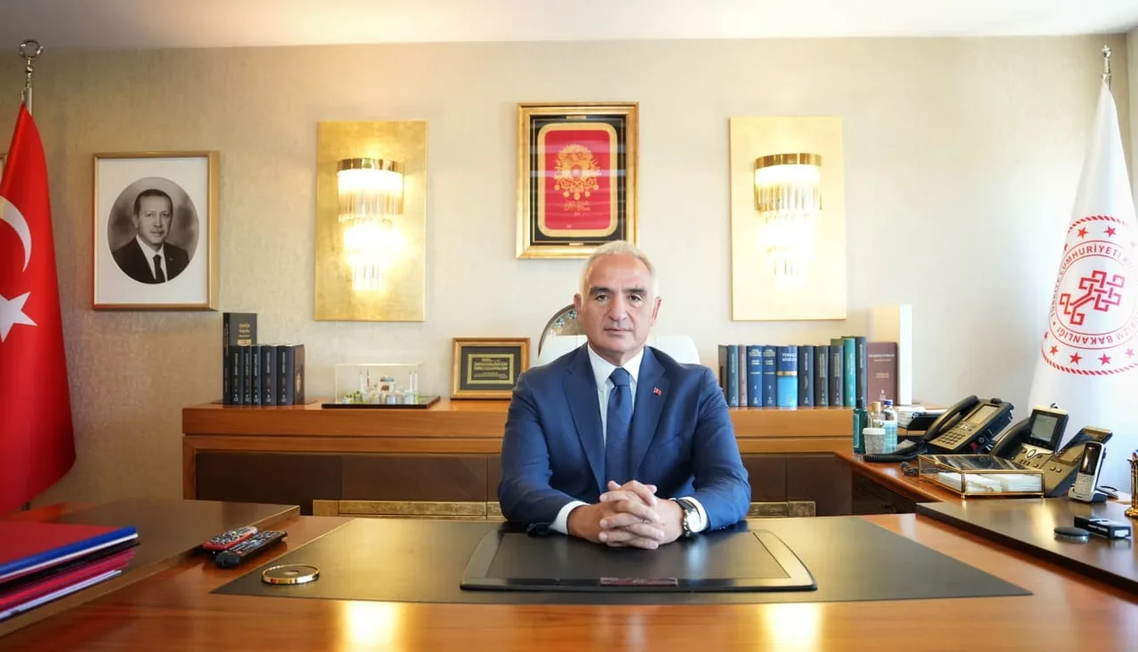 KÜLTÜR VE TURİZM BAKANI MEHMET NURİ ERSOY, TÜRK SİNEMASINDA YENİ ESERLERİN ÜRETİMİNİ DESTEKLEMEK AMACIYLA KISA FİLMDEN ANİMASYONA, SENARYO YAZIMINDAN PROJE GELİŞTİRMEYE UZANAN FARKLI ALANLARDA SİNEMACILARA KAYNAK SAĞLAMAYI SÜRDÜRDÜKLERİNİ BELİRTTİ.