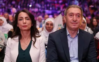 DEM Parti Eş Genel Başkanlarından belediye operasyonlarına tepki: Yargı siyasi hesaplaşmaların alanı olmaktan çıkarılmalıdır