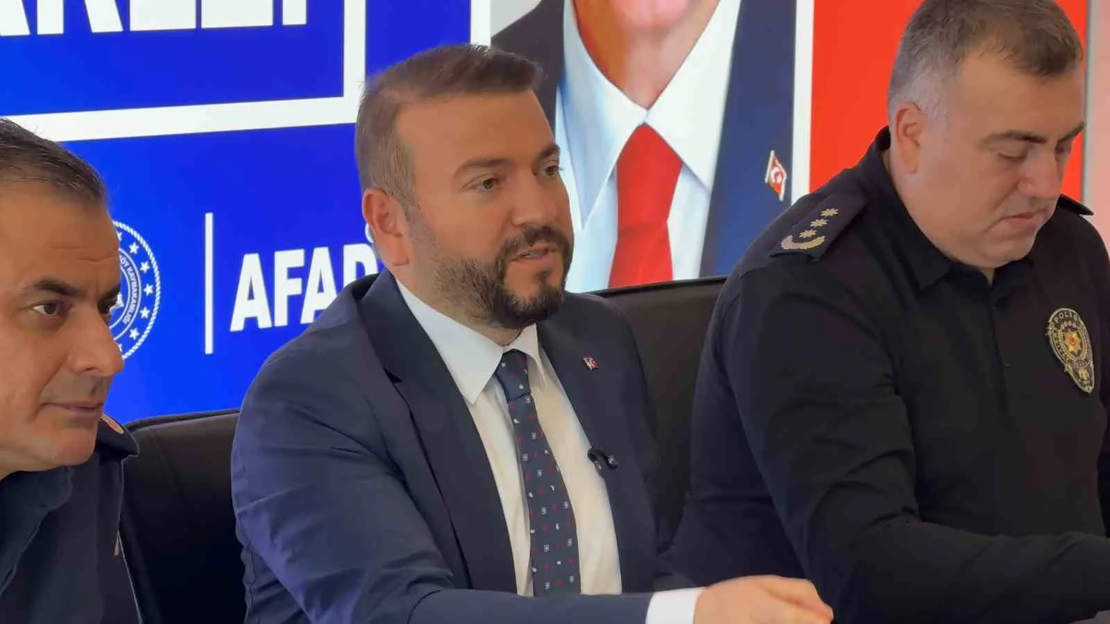 ARNAVUTKÖY BELEDİYE BAŞKANI MUSTAFA CANDAROĞLU BAŞKANLIĞINDA TOPLANAN İLÇE AFET KOORDİNASYON KURULU'NDA, İLGİLİ KAMU KURUM VE KURULUŞLARININ YÖNETİCİLERİ BİR ARAYA GELDİ