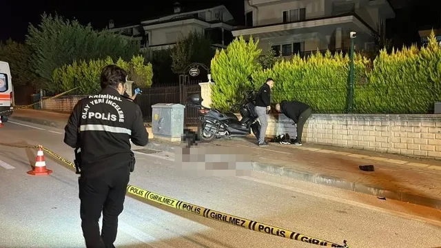 KONTROLDEN ÇIKARAK TRAFOYA ÇARPAN MOTOSİKLET SÜRÜCÜSÜ HAYATINI KAYBETTİ