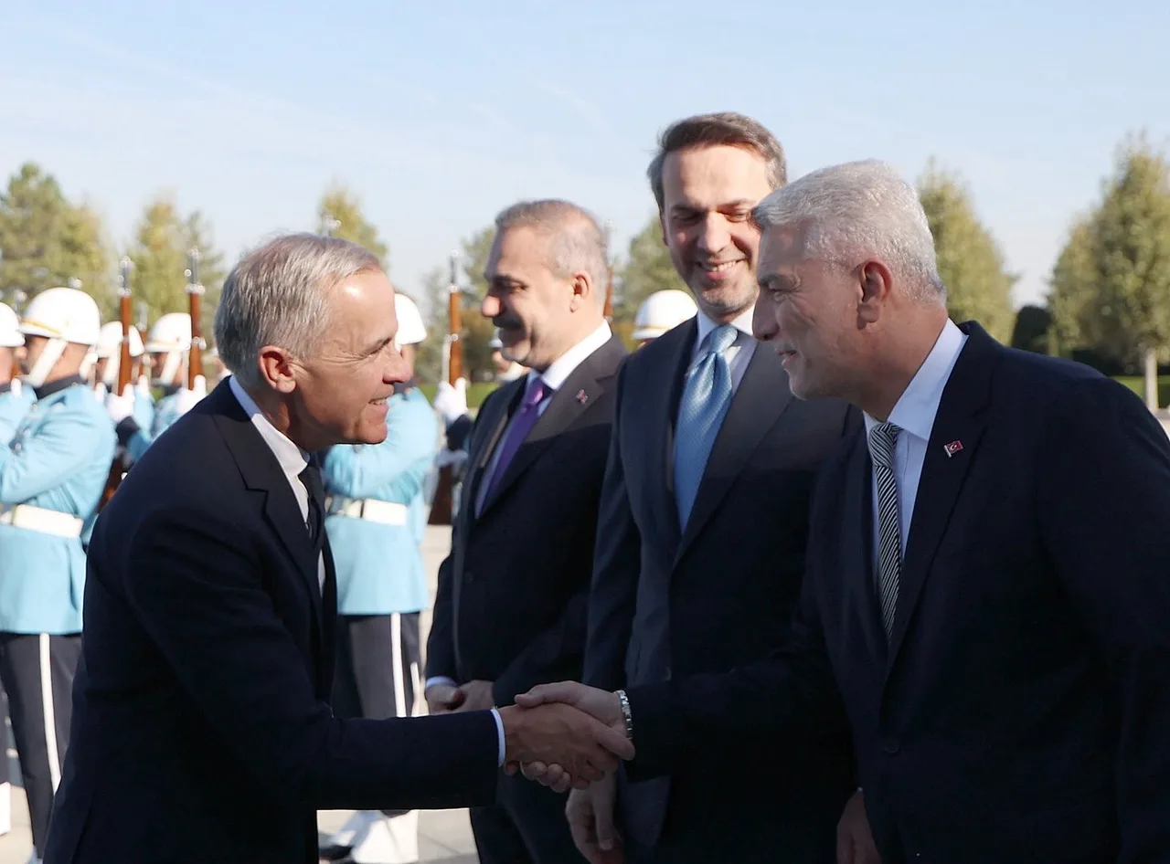 TİCARET BAKANI ÖMER BOLAT, "YARIN İSTANBUL’DA KANADA DIŞİŞLERİ BAKANI İLE GERÇEKLEŞTİRECEĞİMİZ GÖRÜŞMENİN ARDINDAN TÜRK EXİMBANK İLE KANADA’NIN İHRACAT DESTEK KURULUŞU EDC ARASINDA, İHRACAT KREDİLERİ ALANINDAKİ İŞ BİRLİĞİMİZİ GÜÇLENDİRECEK BİR MUTABAKAT ZAPTI İMZALANACAK" DEDİ.