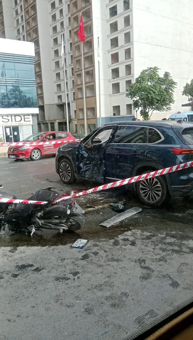 ESENYURT’TA MOTOSİKLET İLE OTOMOBİL ÇARPIŞTI, 19 YAŞINDAKİ SÜRÜCÜ HAYATINI KAYBETTİ