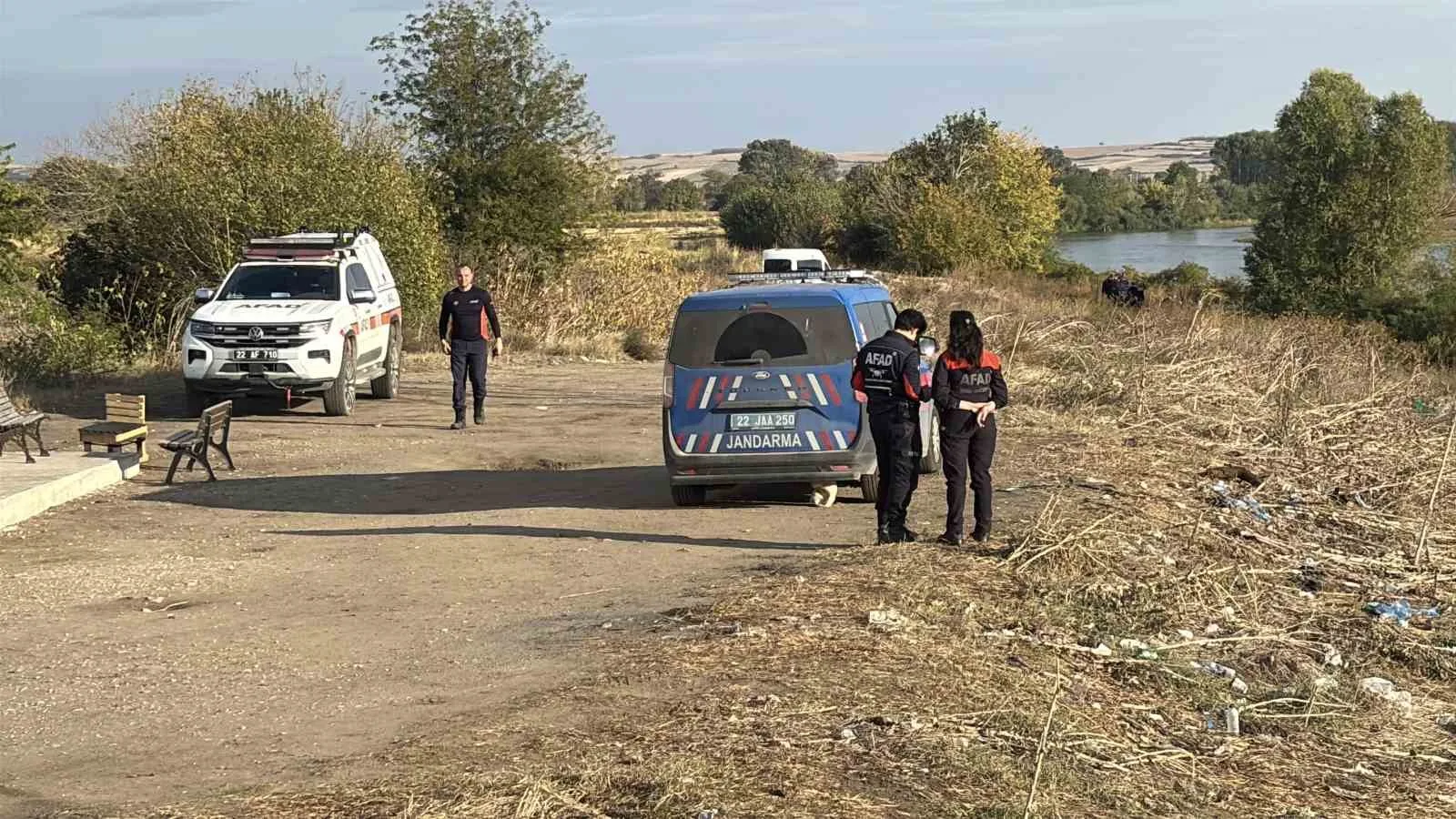 EDİRNE’DE MERİÇ NEHRİ’NDE BOTU ALABORA OLAN IRAKLI AİLENİN KAYIP SON ÇOCUĞU İÇİN ARAMA ÇALIŞMALARI SÜRÜYOR