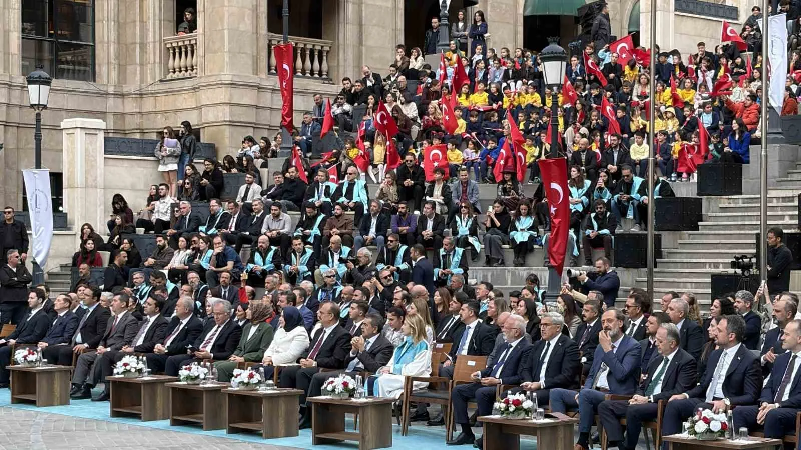 MİLLİ EĞİTİM BAKANI YUSUF TEKİN İLE İLİM YAYMA VAKFI MÜTEVELLİ HEYETİ BAŞKANI NECMEDDİN BİLAL ERDOĞAN, ANKARA MÜZİK VE GÜZEL SANATLAR ÜNİVERSİTESİ 2026-2027 AKADEMİK YILI AÇILIŞ TÖRENİ'NE KATILDI