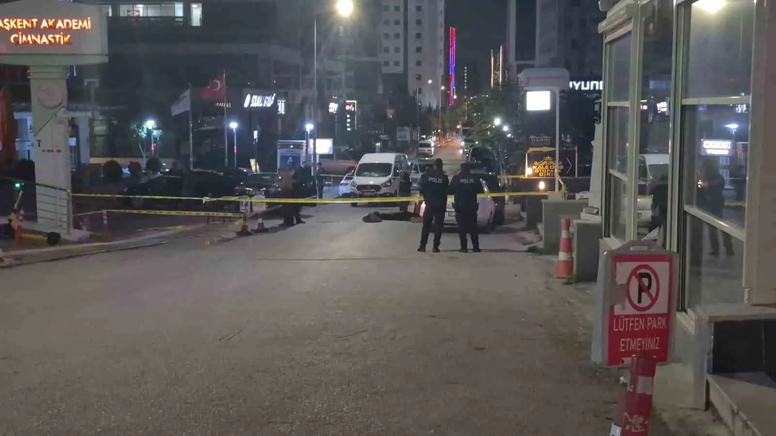 ANKARA’NIN ÇANKAYA İLÇESİNDE, ALACAK VERECEK MESELESİNDEN ÇIKAN SİLAHLI KAVGADA 1 KİŞİ HAYATINI KAYBEDERKEN, 1 KİŞİ YARALANDI.