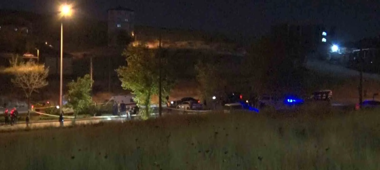 ANKARA'NIN PURSAKLAR İLÇESİNDE UYGULAMA NOKTASINDA DURDURULAN BİR ARAÇTAN ATEŞ AÇILMASI SONUCUNDA POLİS MEMURU AHMET TÜRKOĞLU ŞEHİT OLDU.