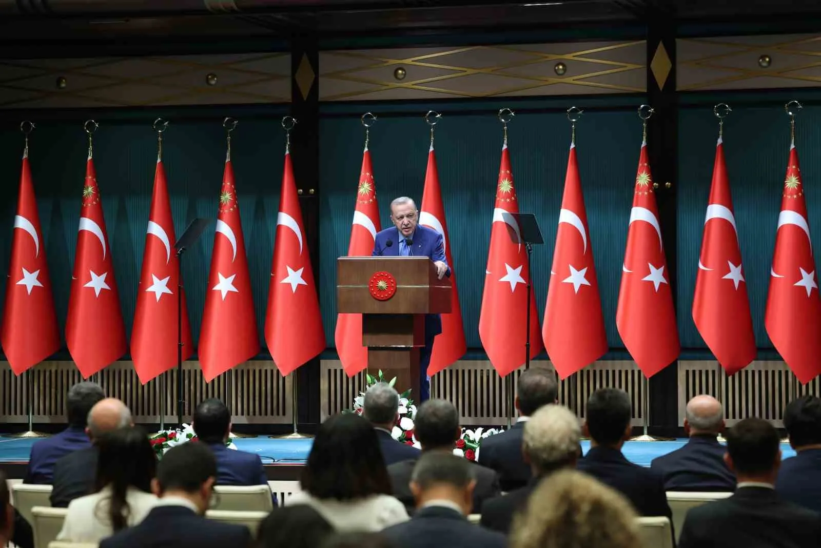CUMHURBAŞKANI ERDOĞAN, CUMHURBAŞKANLIĞI KÜLLİYESİ'NDE GERÇEKLEŞTİRİLEN KABİNE TOPLANTISI SONRASI AÇIKLAMA YAPTI.