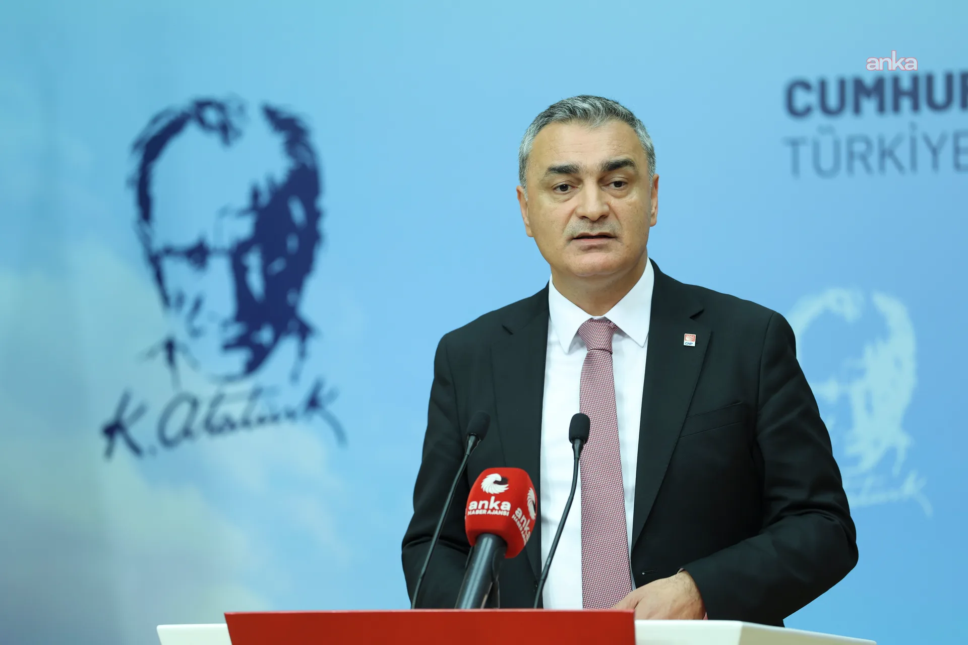 Müslim Sarı, Cemil Tugay'ın AK Parti'ye katılmasını eleştirdi