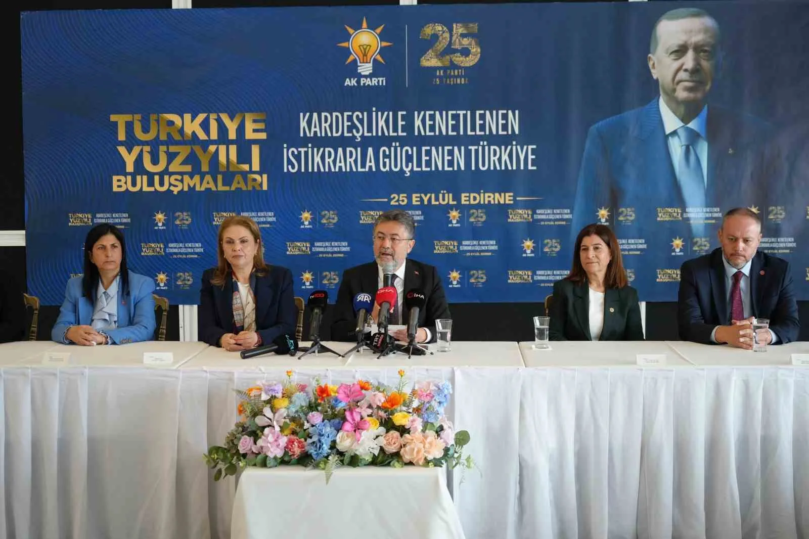 TARIM VE ORMAN BAKANI İBRAHİM YUMAKLI, "BU YILKİ BİTKİSEL ÜRETİM BEKLENTİMİZ 140 MİLYON TONU AŞMIŞ DURUMDA. BU RAKAM CUMHURİYET TARİHİMİZ BOYUNCA ULAŞTIĞIMIZ EN YÜKSEK RAKAMDIR" DEDİ