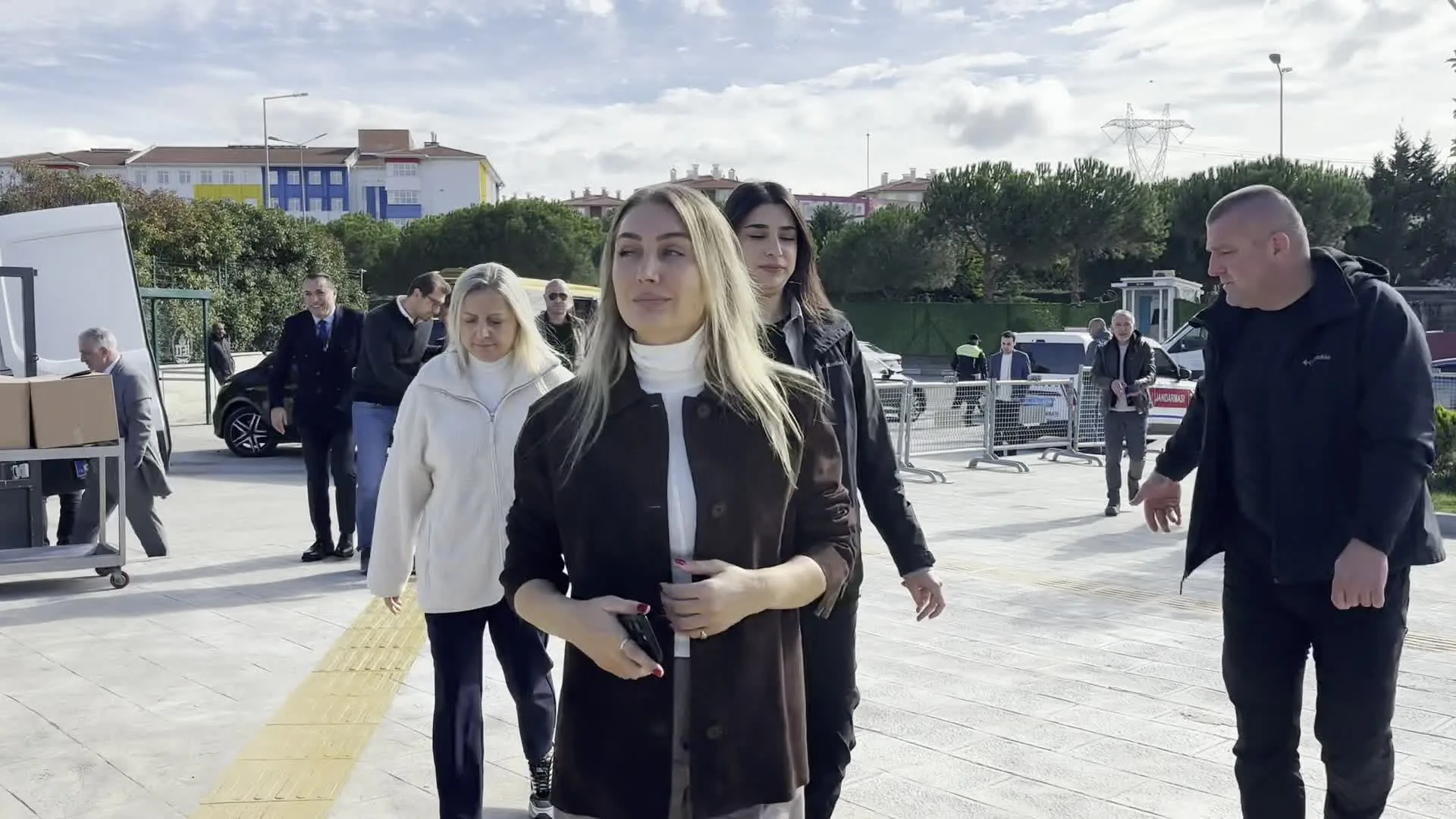 İBB davası, Ekrem İmamoğlu’nun savunmasıyla devam edecek… Dilek İmamoğlu: “Ekrem Bey savunma yapmıyor, bir manifesyo yayınlıyor”
