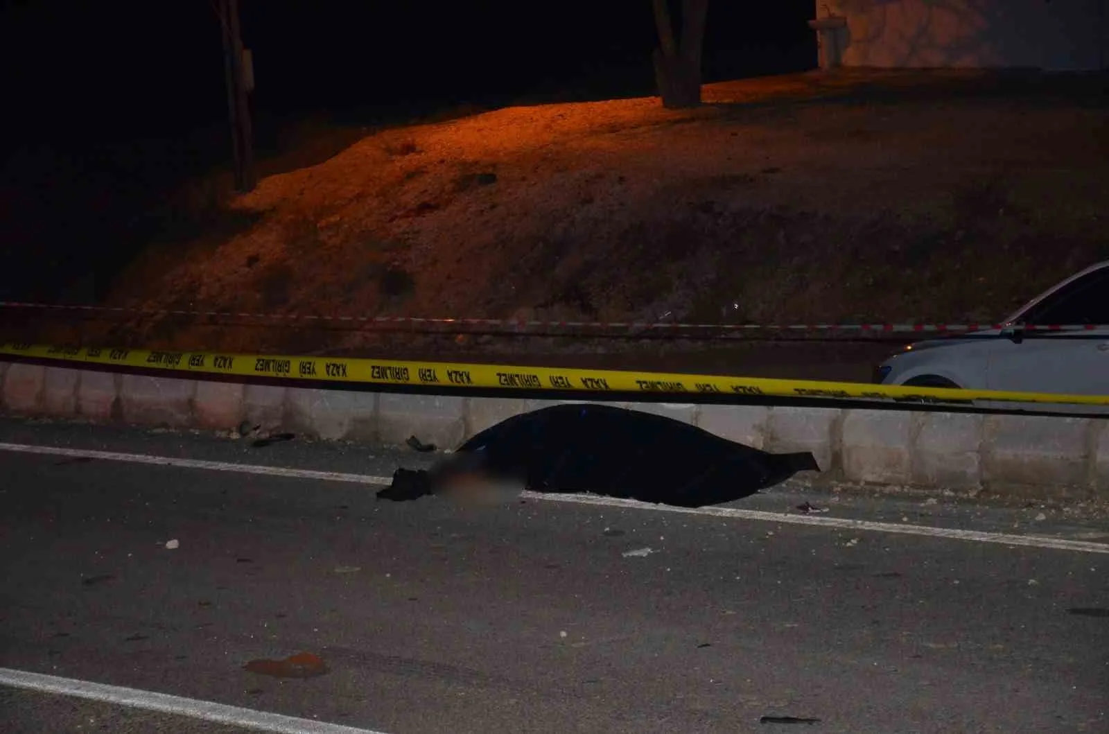 ADIYAMAN'IN BESNİ İLÇESİNDE MEYDANA GELEN TRAFİK KAZASINDA, BİR KİŞİ HAYATINI KAYBETTİ.