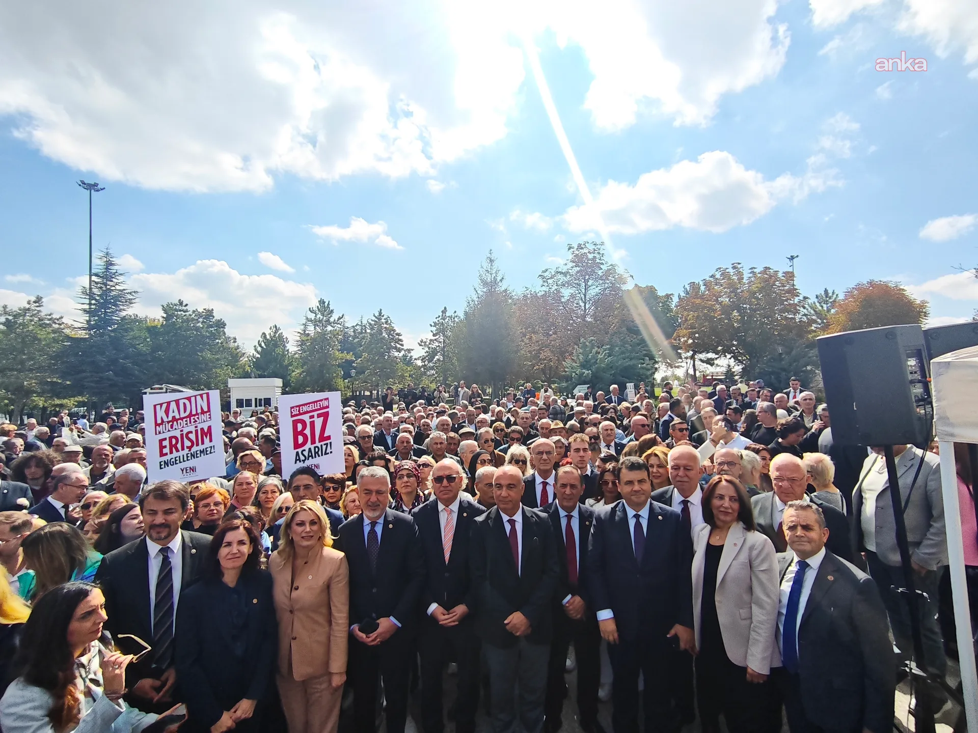 AYM önünde erişim engellerine karşı eylem: "Türkiye'yi sansürle susturamasınız" — fotoğraf 4