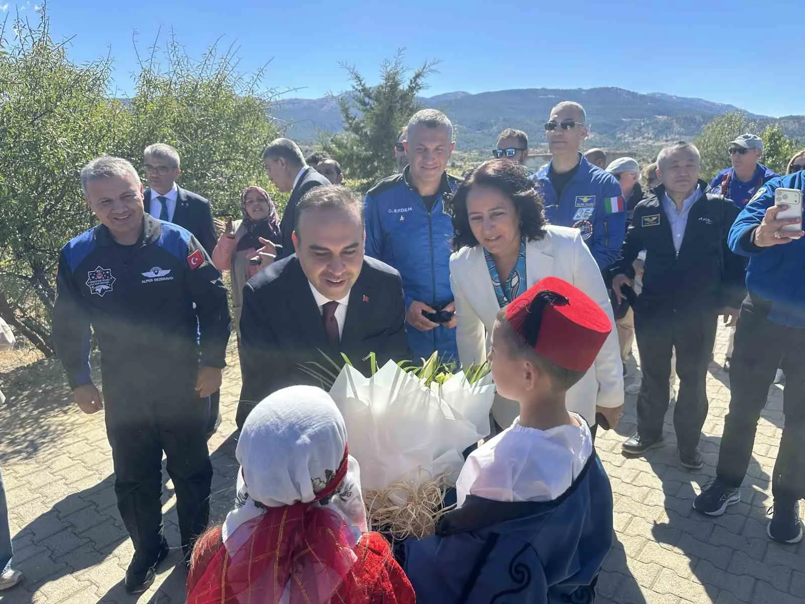SANAYİ VE TEKNOLOJİ BAKANI MEHMET FATİH KACIR, BURDUR'DA SALDA BİLİM MERKEZİ İLE BURDUR MEHMET AKİF ERSOY ÜNİVERSİTESİ MİLLÎ TEKNOLOJİ ATÖLYESİ'NİN AÇILIŞ TÖRENİNE KATILDI.
