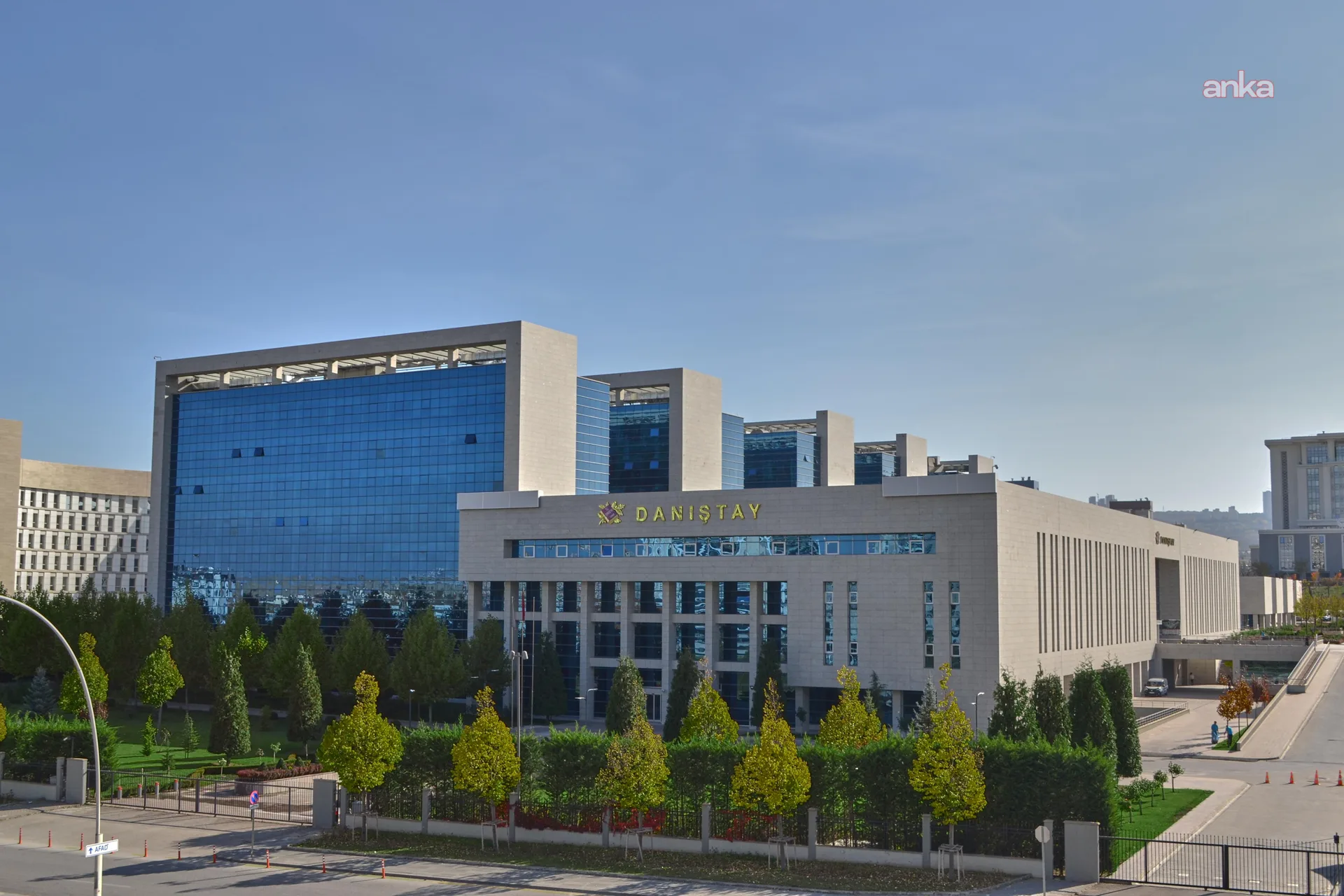 Danıştay, diş hekimleri için alternatif uzmanlık yolunu durdurdu