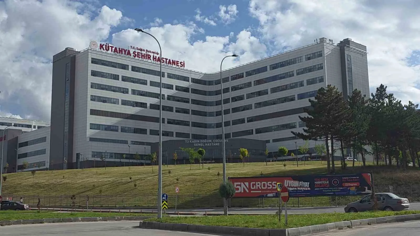 KÜTAHYA'DA 19 ÖĞRENCİ ZEHİRLENME ŞÜPHESİYLE HASTANEYE BAŞVURDU