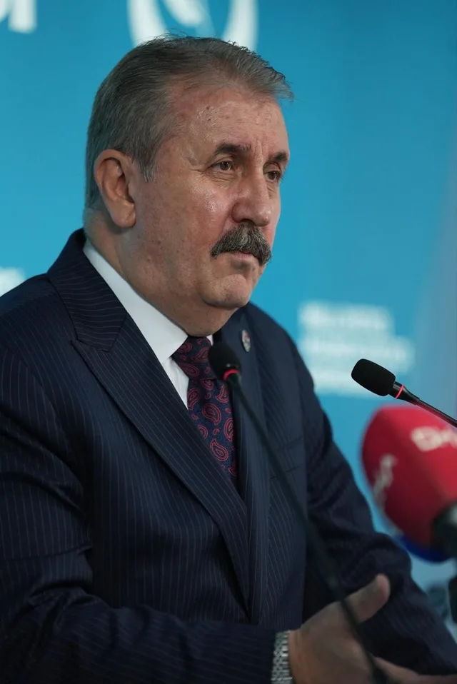 BBP LİDERİ DESTİCİ, PARTİ GENEL MERKEZİNDE DÜZENLEDİĞİ BASIN TOPLANTISINDA GÜNDEME DAİR ÖNEMLİ AÇIKLAMALARDA BULUNDU